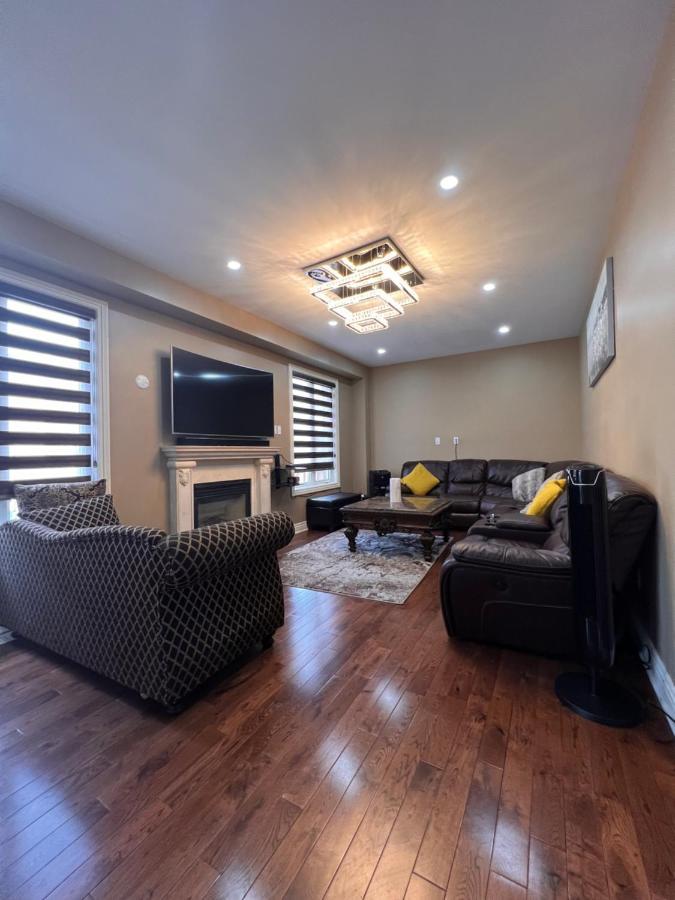 Spacious Detached In Brampton Exteriér fotografie